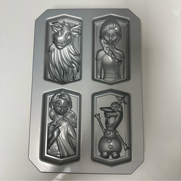 Disney Frozen Character Cakelets Pan Elsa Anna Olaf & Sven Nordic Ware EUC - Picture 3 of 4